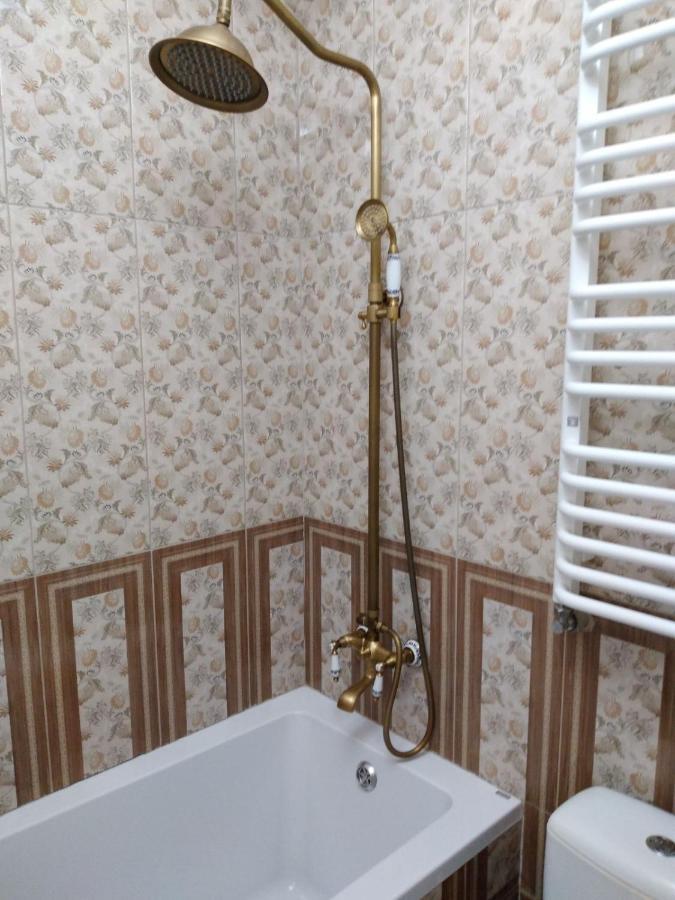 Апартаменти В Самому Центрі Почаева エクステリア 写真